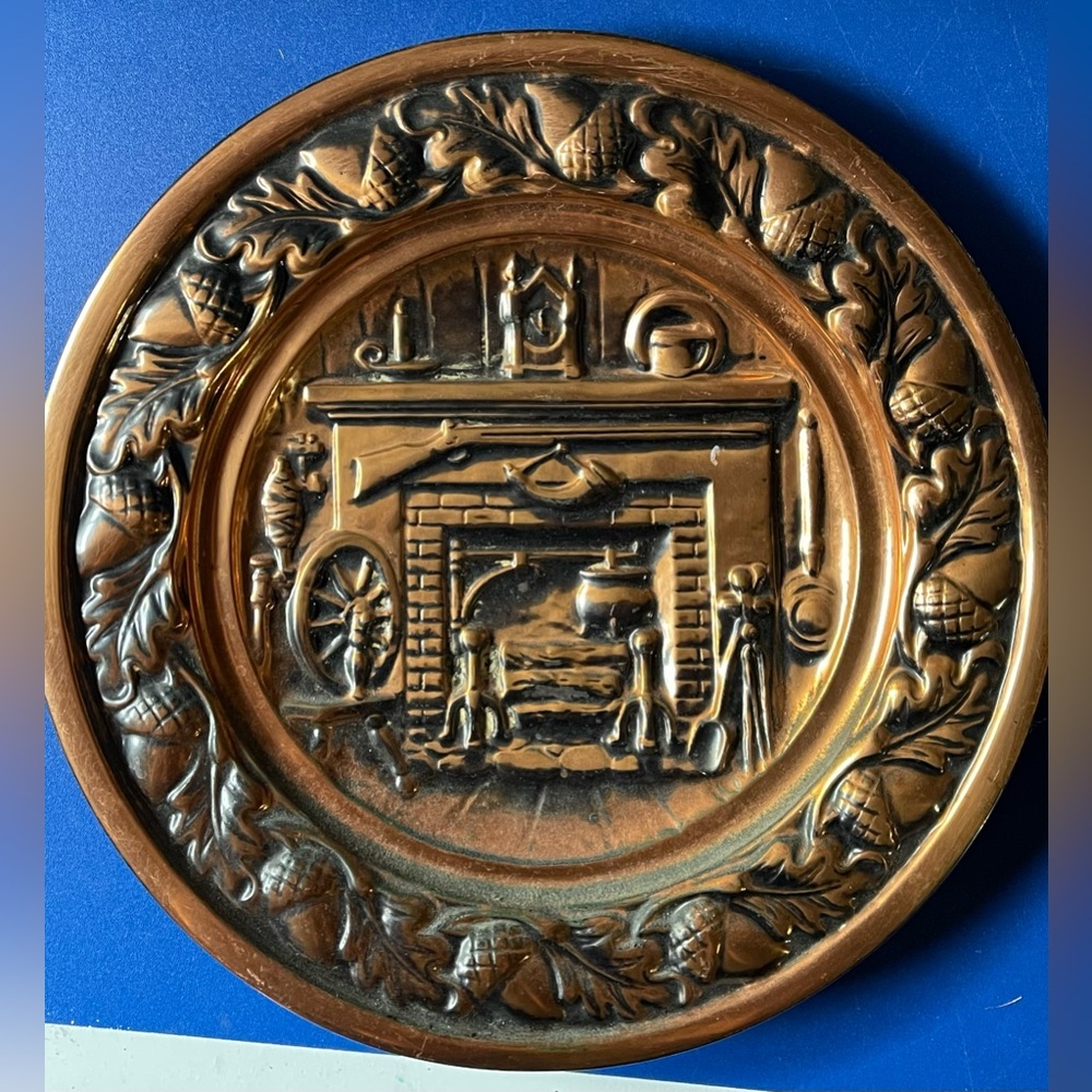 Vintage 10.5” Coppercraft Guild Colonial Fireplace Copper Wall Hanging Plate